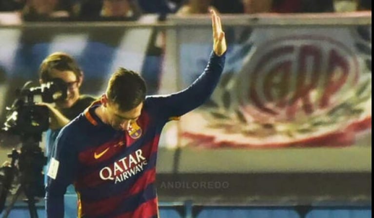 Vergonzoso: un hincha de River escupió a Messi
