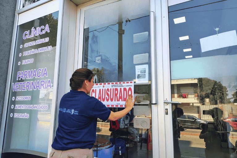 Veterinaria trucha clausurada en el interior de Córdoba.