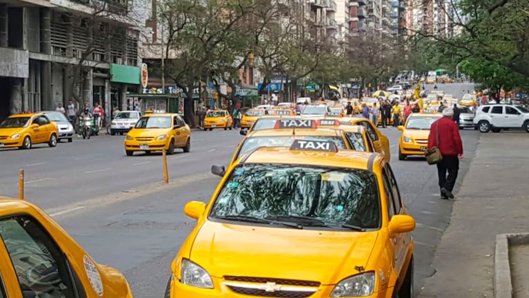 Viajar en taxi será un 15 por ciento más caro. Foto: Archivo ElDoce.tv