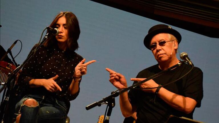 Vico Pérez y El Rey Pelusa en pleno acústico.