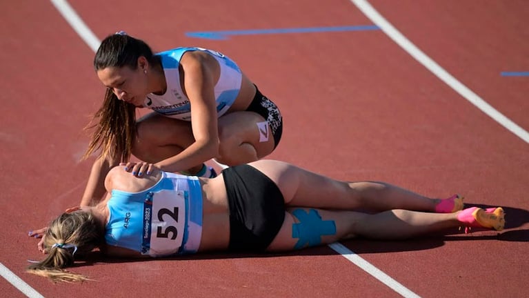 Victoria Woodward se accidentó tras llegar a la meta. Foto: AFP.