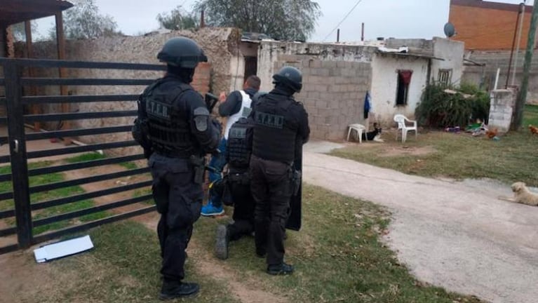 Video: así fue la detención del hombre que tomó de rehén a una familia en Córdoba