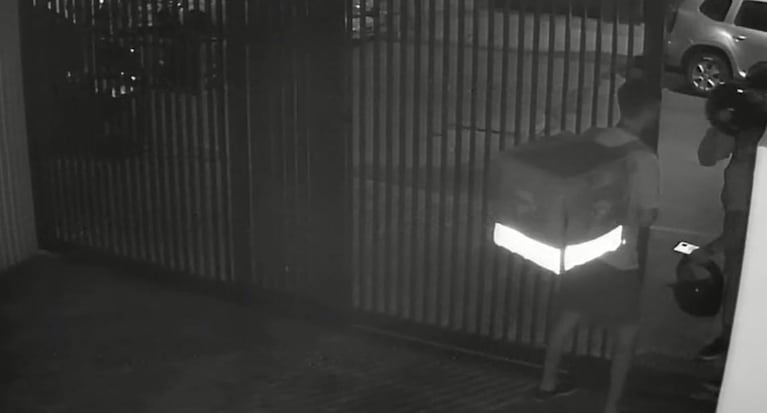 Video: forzaron un portón, rompieron las rejas y robaron una moto en Córdoba