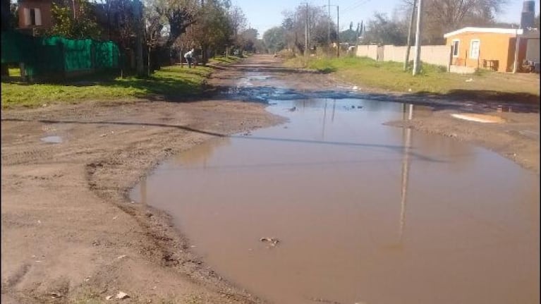 Villa Allende: desde hace meses tienen una laguna en la calle