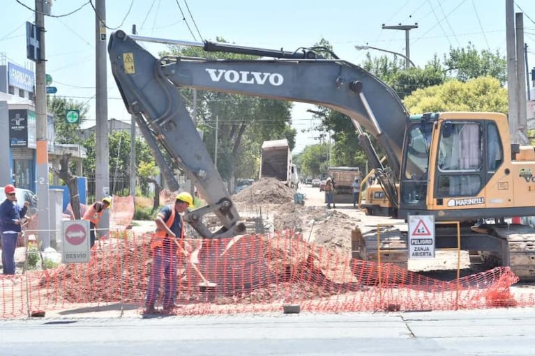 Villa El Libertador: afirman que las obras de cloacas en la zona crítica tienen un avance del 92%