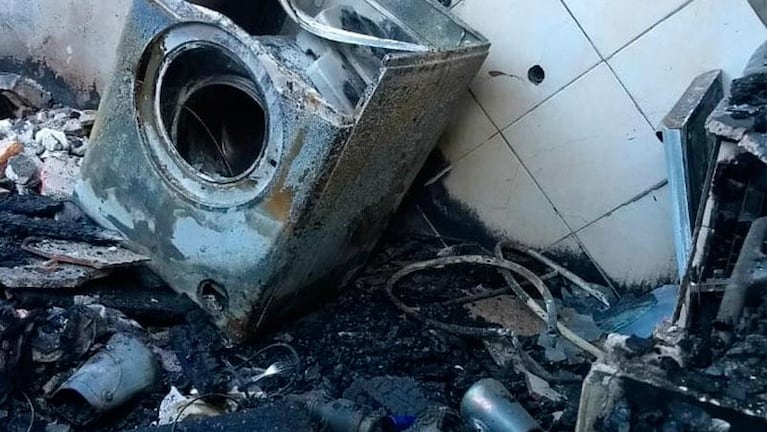 Villa Unión: Se les incendió su casa y perdieron todo