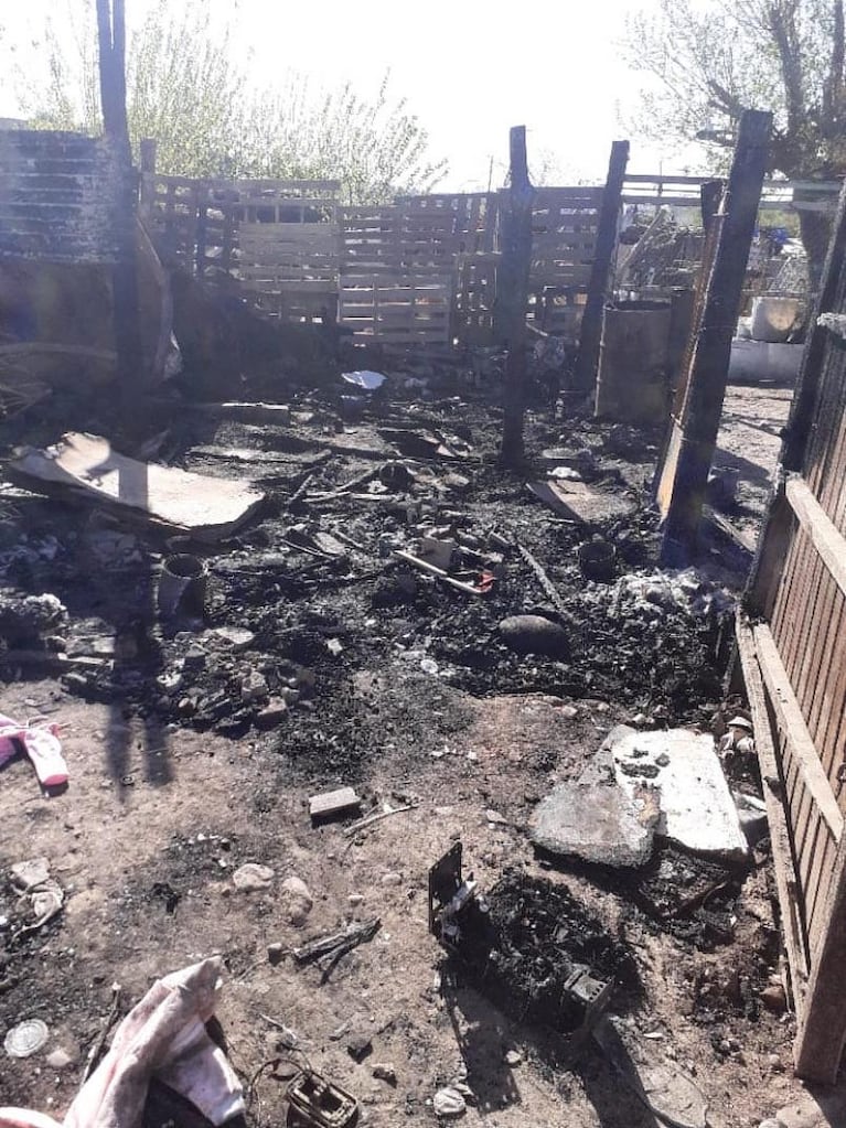 Villa Urquiza: voló una chispa de un brasero y se incendiaron tres casas