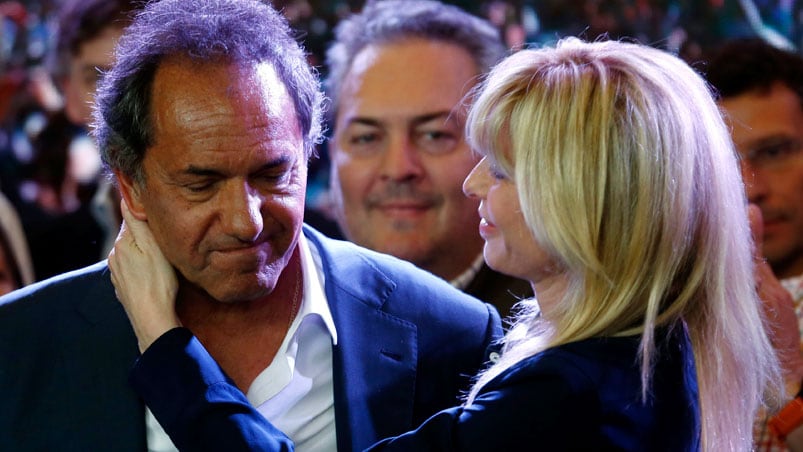 Vincularon a Scioli con otras mujeres.