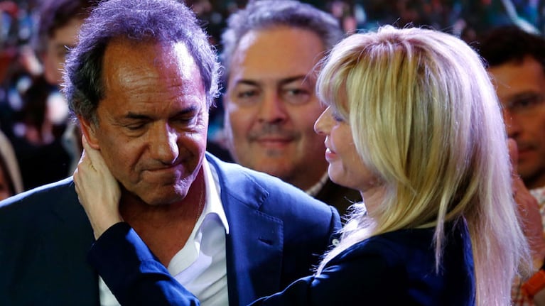 Vincularon a Scioli con otras mujeres.