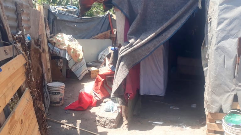 Vio a un niño buscando comida en la basura y armó una campaña para ayudar a su familia