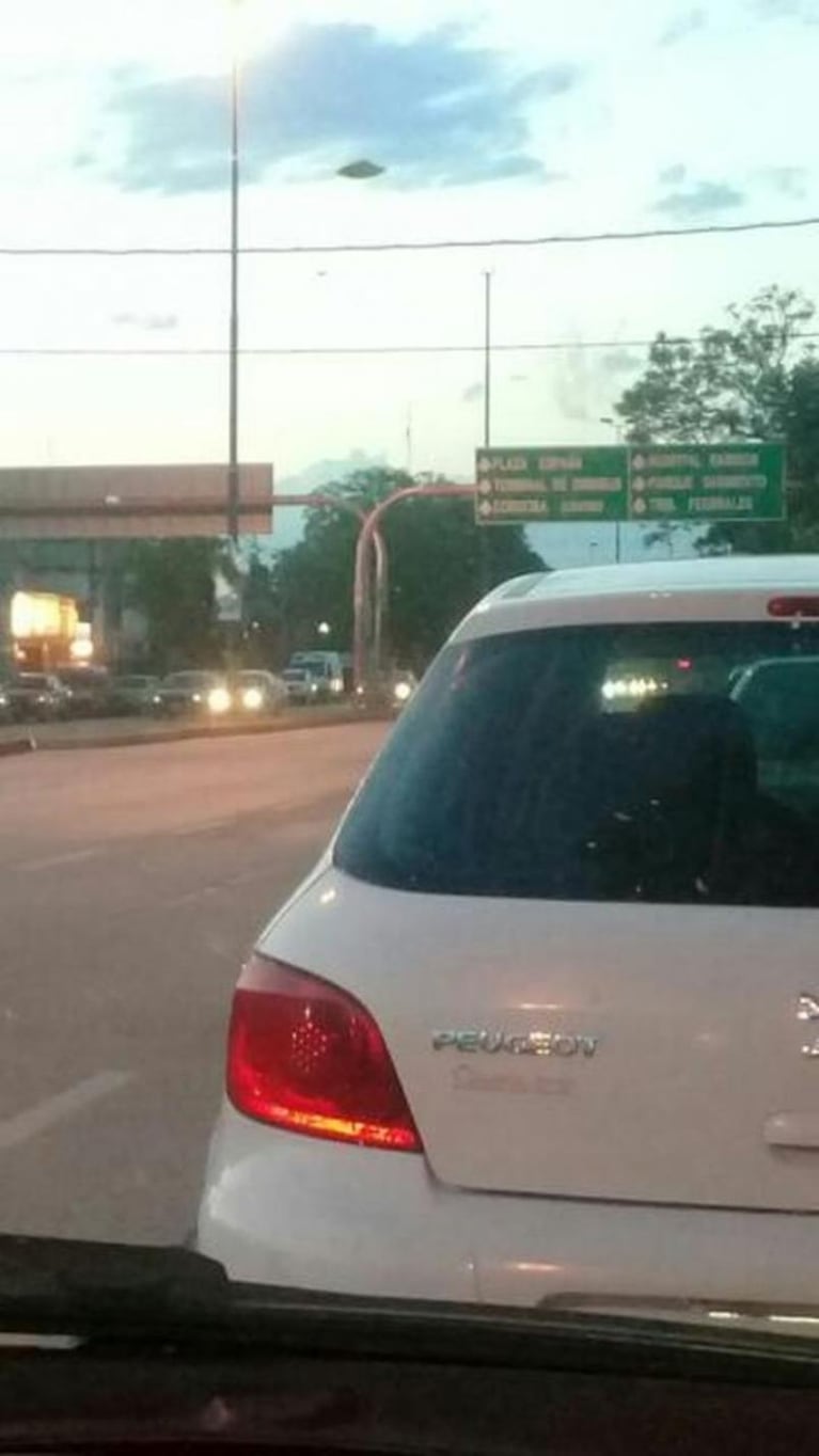 Vio un OVNI sobrevolando el cielo de Córdoba