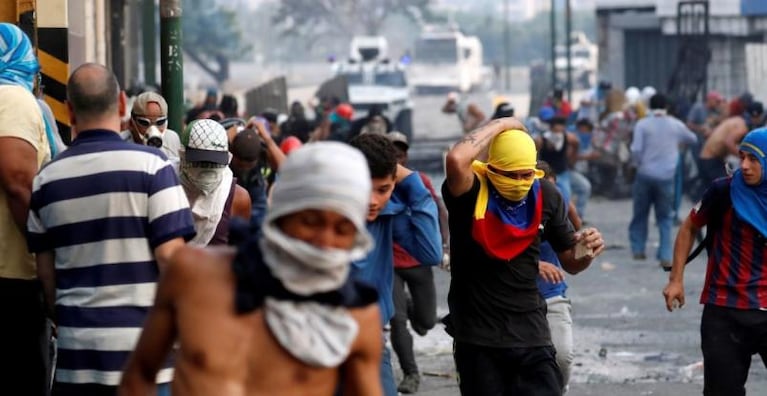 Violencia en Venezuela: Maduro volvió a amenazar y Guaidó llamó a seguir en las calles