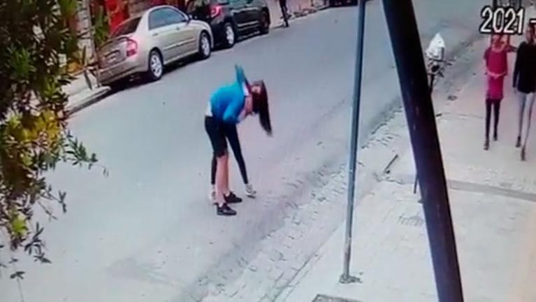 Viral violento en Cosquín: la joven es menor y dio su versión