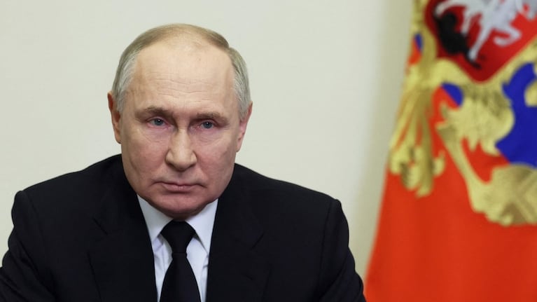 Vladimir Putin insiste con la pista ucraniana (Foto: AFP)