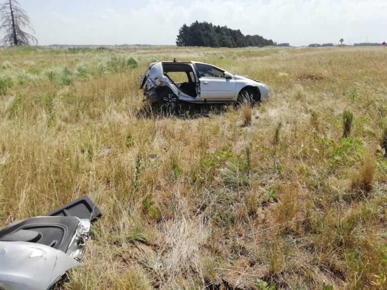 Volcó un auto con una familia en Vicuña Makenna: hay un muerto