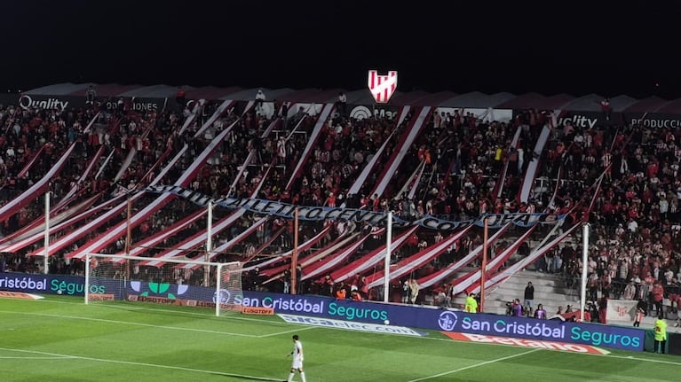 Volvieron las banderas al Monumental de Alta Córdoba tras la sanción del Cosedepro.