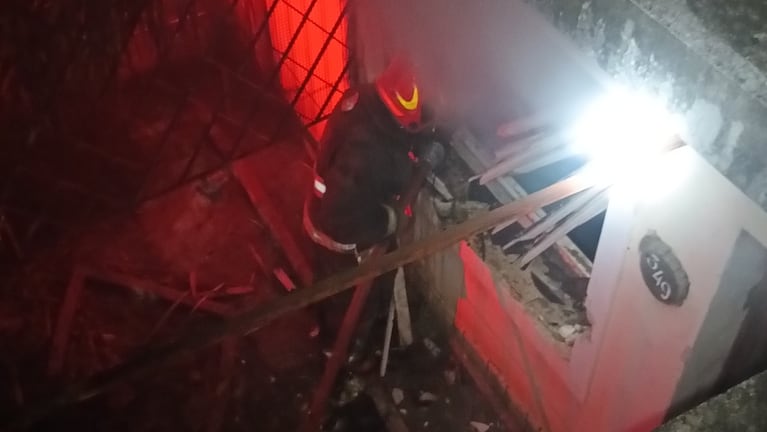 Voraz incendio en una casa de barrio Yapeyú.