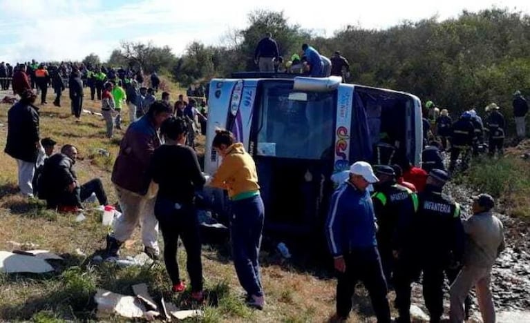 Vuelco y tragedia en Tucumán: murieron 15 personas