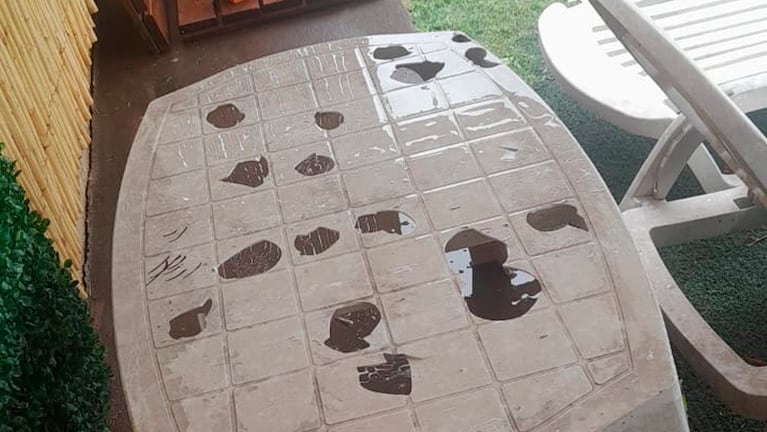 Vuelcos, destrozos y evacuados por la fuerte tormenta de lluvia y granizo en Córdoba