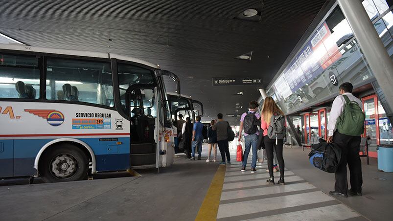 Vuelven a subir los pasajes para viajar en interurbanos. Foto: Lucio Casalla / ElDoce.tv