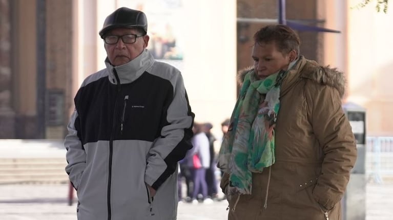 Vuelven los abrigos en Córdoba con el ingreso del frío. Foto: Lucio Casalla / ElDoce.