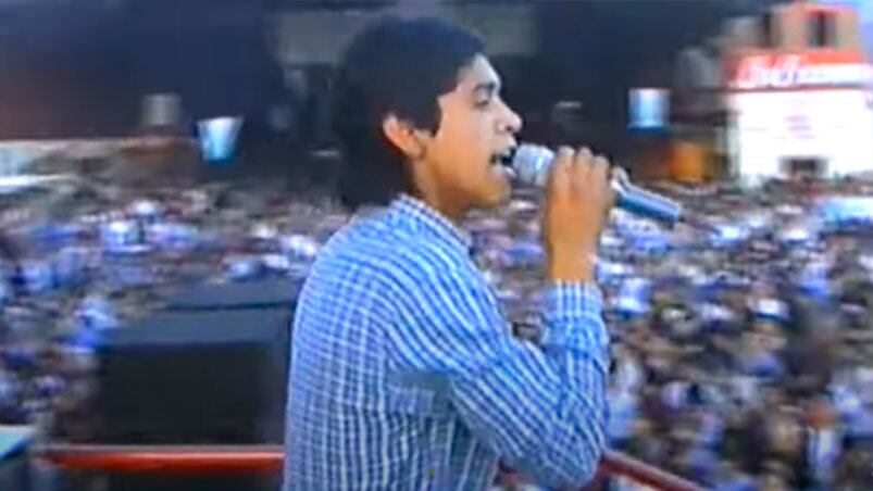 Walter, "comiéndose" al público con 16 años.