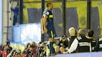 Wanchope grita con todo el gol a la hinchada. 