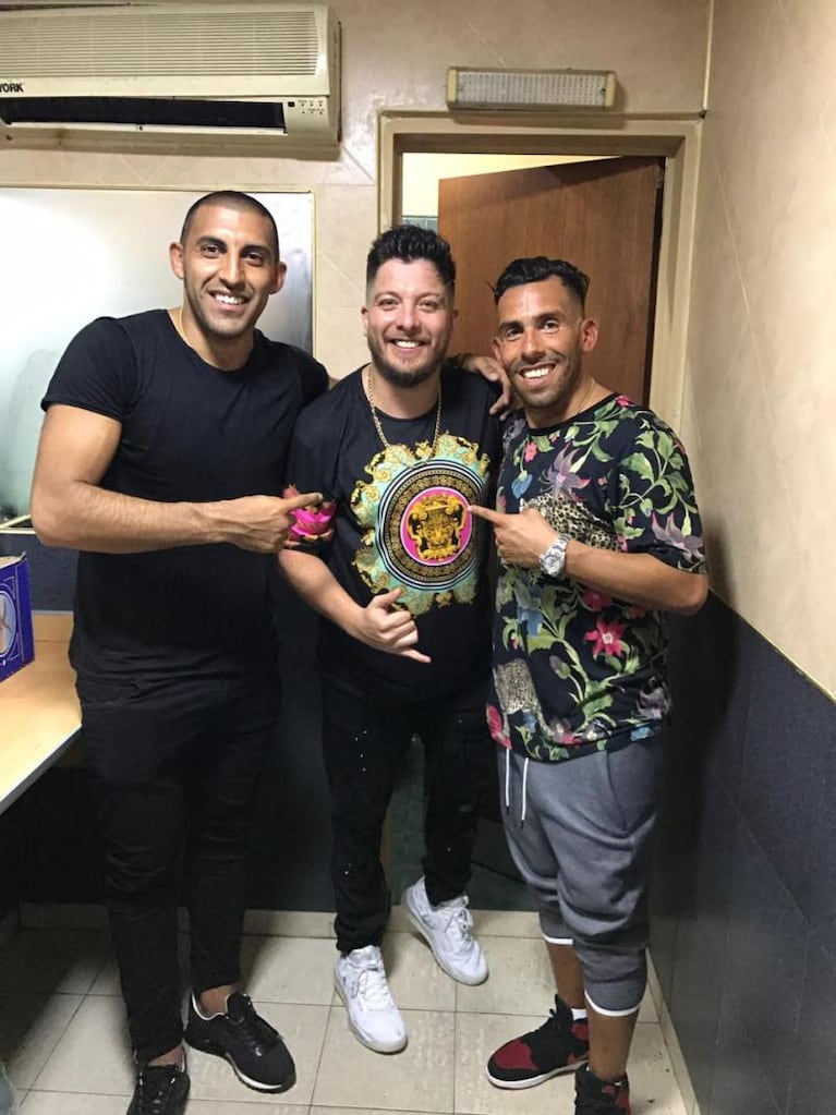 Wanchope y Tevez visitaron a Damián Córdoba 