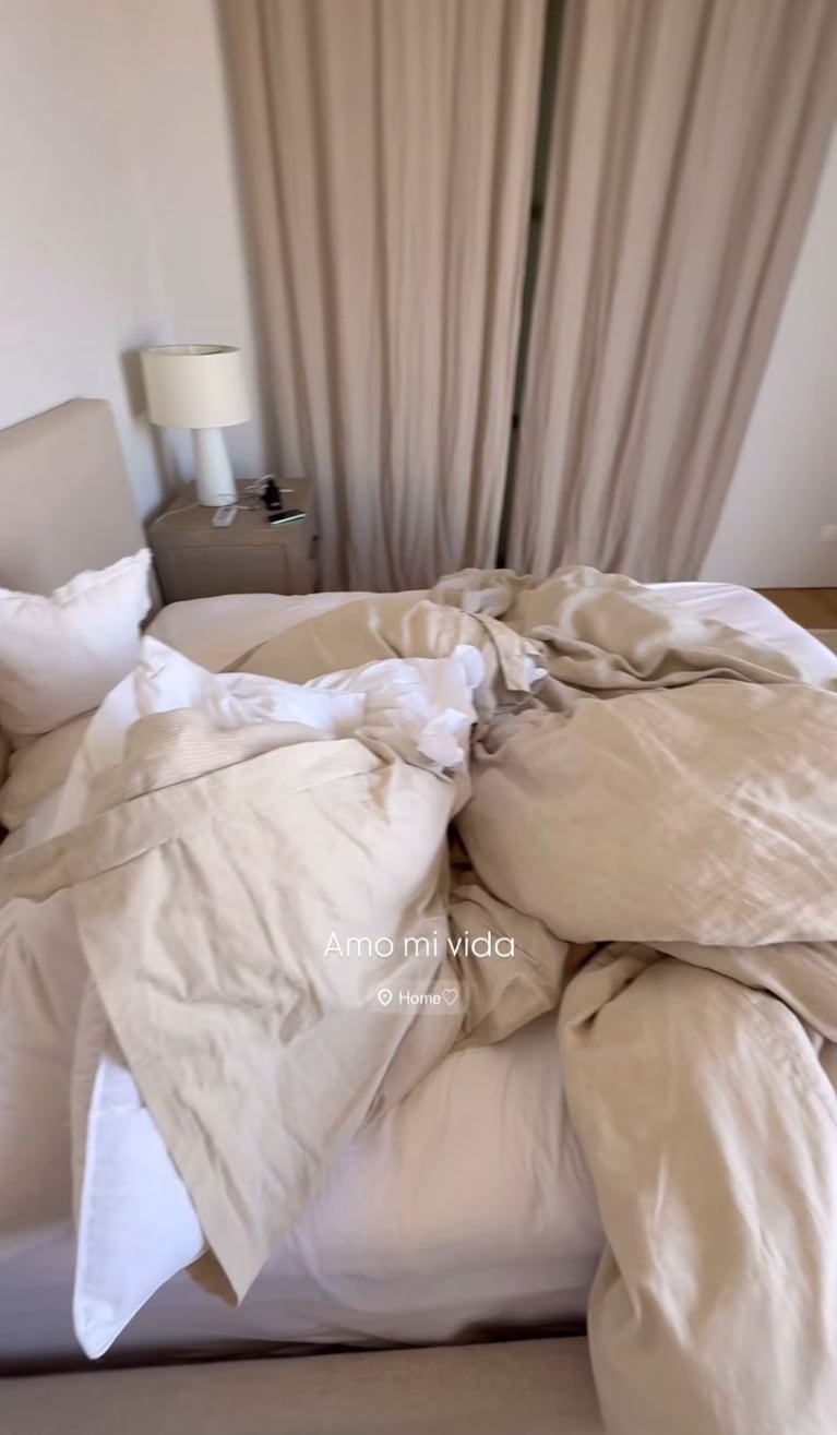 Wanda Nara mostró el desorden de su cama y todos apuntaron a una noche apasionada con su novio
