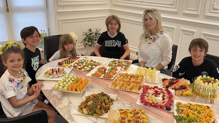 Wanda Nara subió a sus redes el festejo de Pascuas junto a su familia. Foto: Instagram: @wanda_icardi.