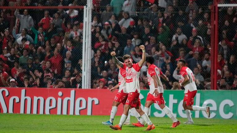 Watson, el autor del gol en el primer tiempo.