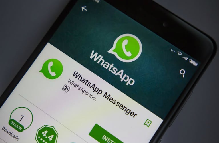 WhatsApp recomendó actualizar la app para evitar problemas.