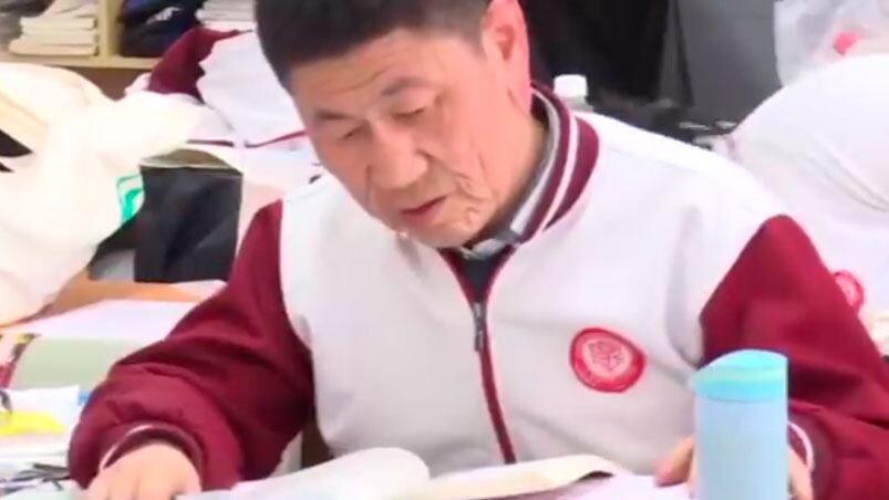 Xiao Cui sufre una extraña enfermedad en su piel.