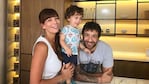 Ximena junto a su marido y su hijo. 