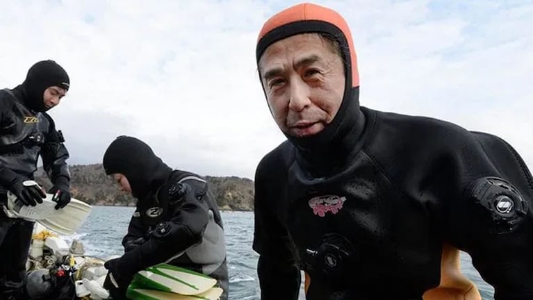 Yasuo tiene licencia y ha realizado al menos 470 inmersiones. 