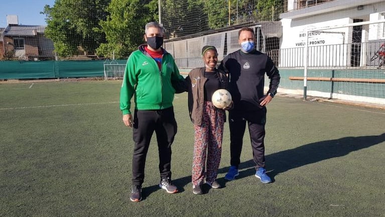 Yoyoca cumple su sueño en Córdoba y juega al fútbol en un club