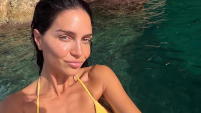 Zaira se encuentra de vacaciones en las playas de España junto a sus dos hijos.