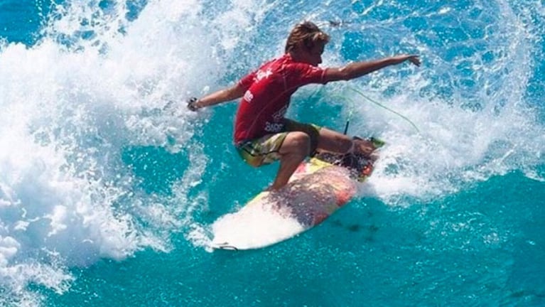 Zander Venezia, una joven promesa del surf.