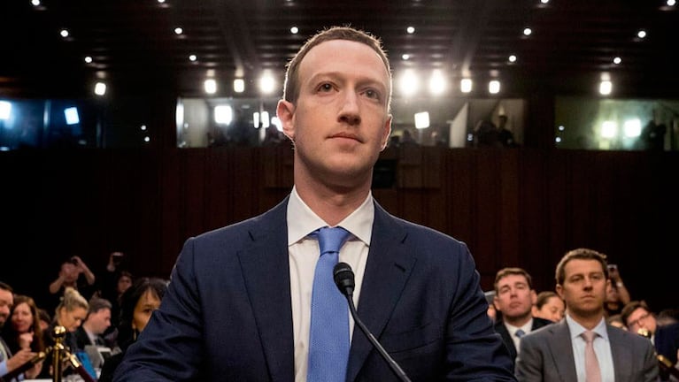 Zuckerberg intentó frenar el escándalo de Facebook.